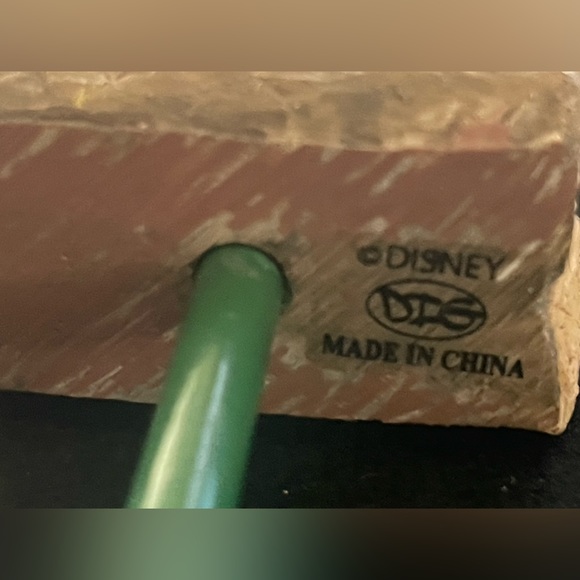 Grumpy Disney Christmas Stone Resin Garden Stake 8”H Total including Stake - Picture 6 of 6
